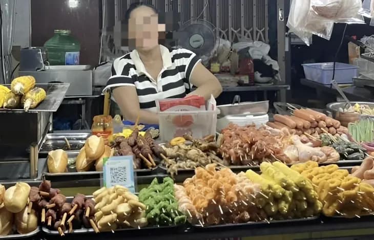 Thấy khách Lào bị thu 760.000 đồng cho mấy que xiên nướng ở Đà Nẵng