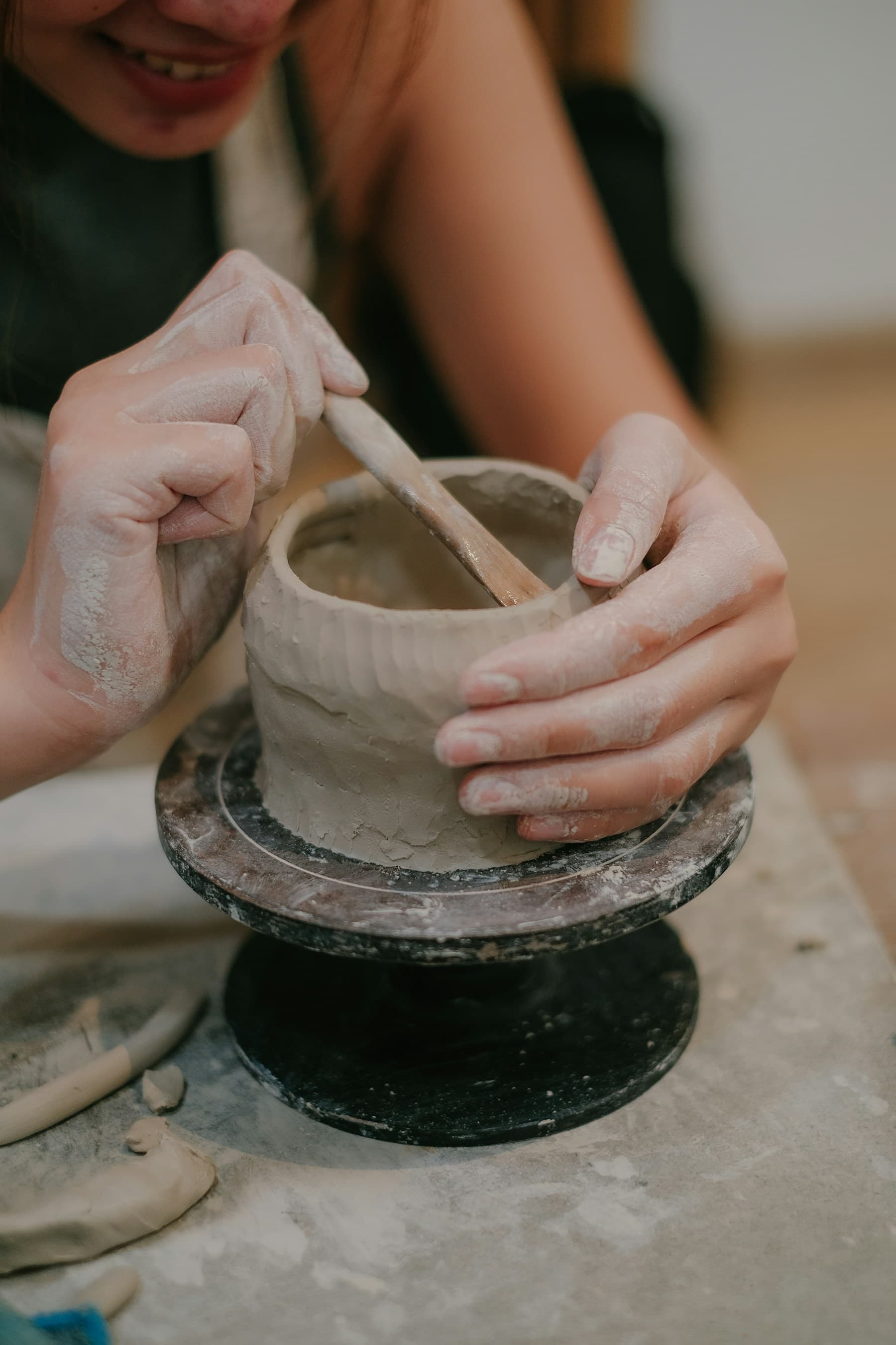 Một người đang viết điều mình muốn làm